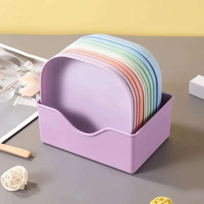 Kit 10 Pratos Reutilizáveis de Plástico com Suporte Colorido – Praticidade e Organização para Suas Refeições